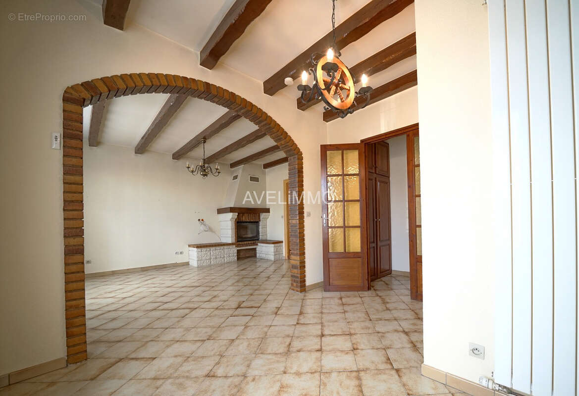 Maison ancienne avec dépendance - photo 5
