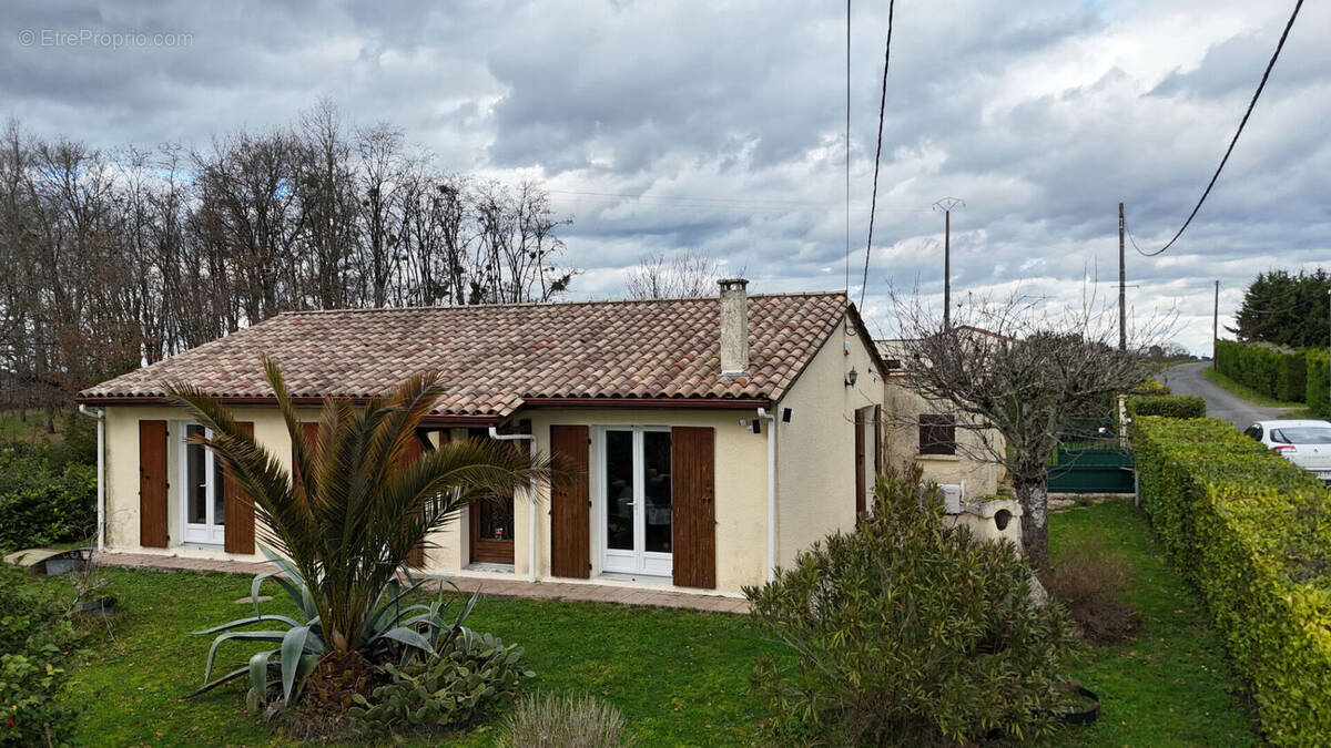 Maison à VELINES