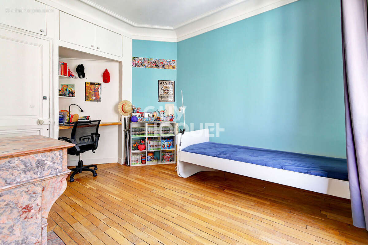 Appartement à PARIS-8E