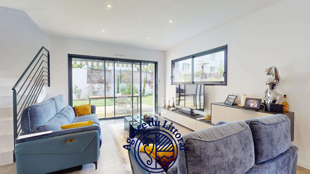 Maison à VAUX-SUR-MER