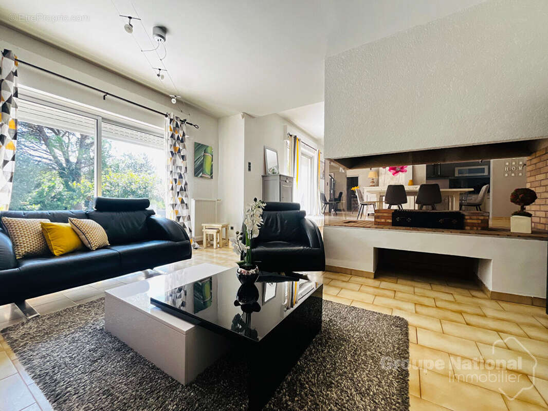 Maison 182 m2 -  4 chambres sur 3500m2 de terrain avec piscine - photo 5