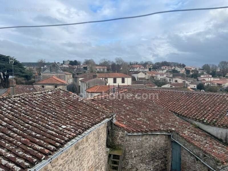 Maison à MORTAGNE-SUR-SEVRE