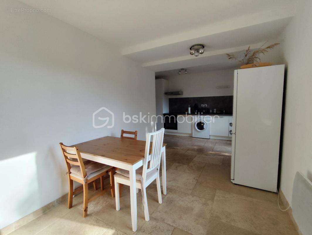 Appartement à LAMALOU-LES-BAINS