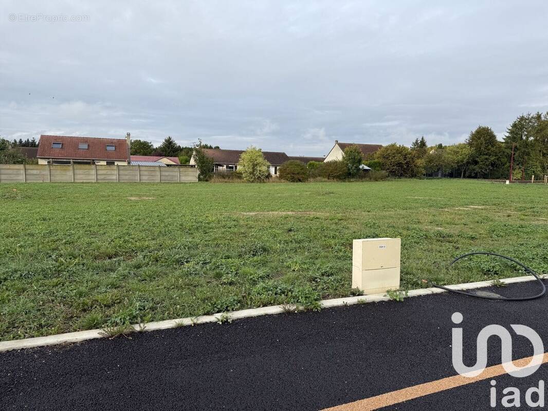 Photo 1 - Terrain à CAUROY