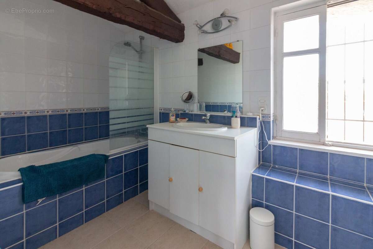 Maison en pierre spacieuse avec piscine - photo 11