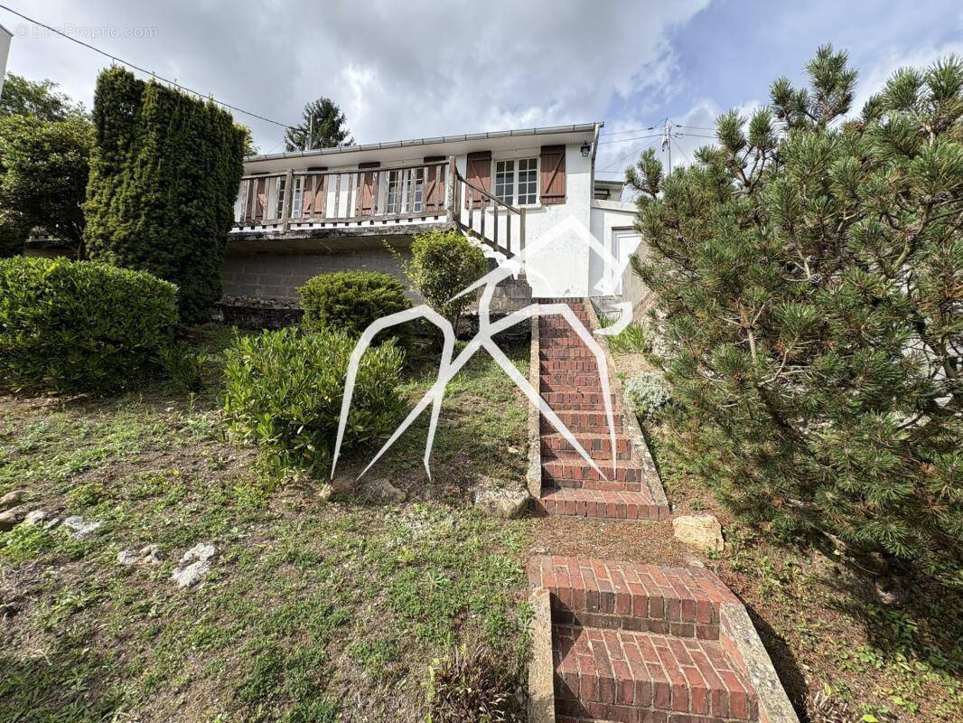 Maison à MONT-SAINT-AIGNAN