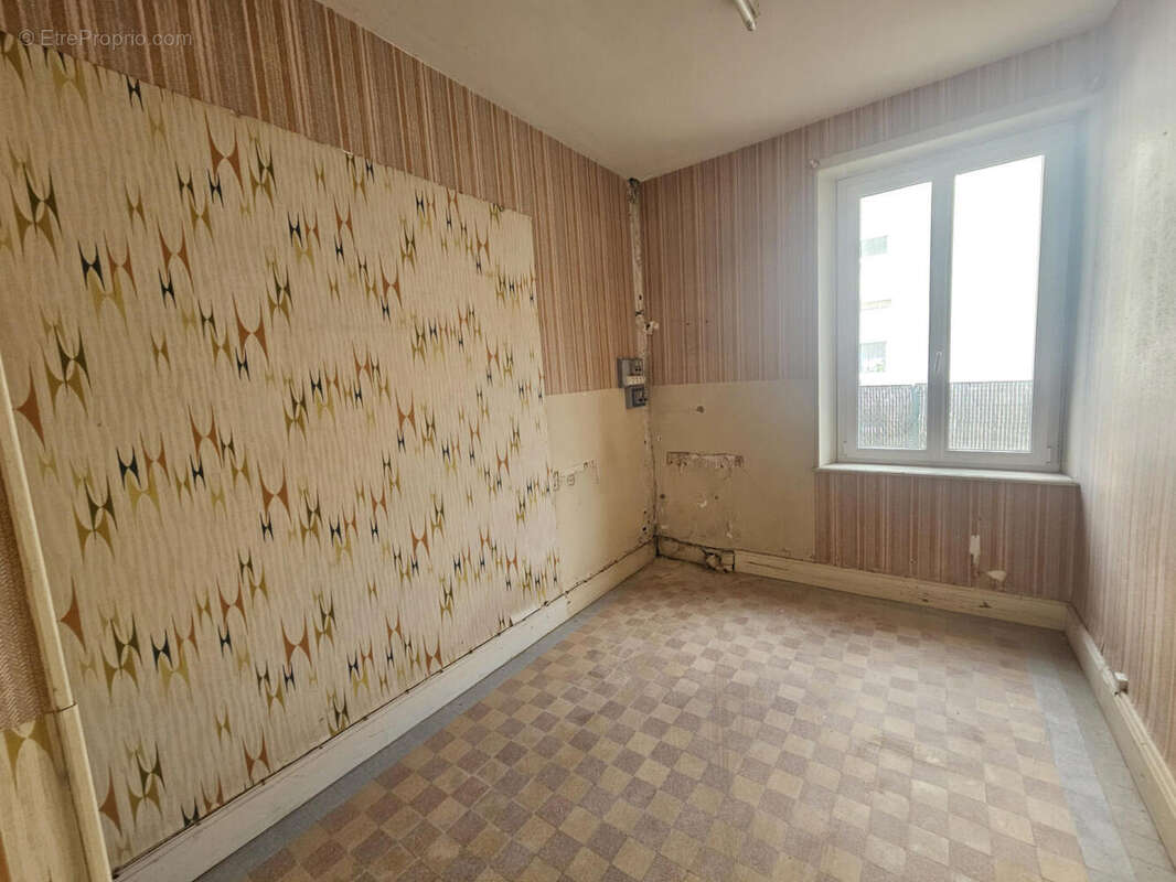 RDC GAUCHE - Appartement à RUPT-SUR-MOSELLE