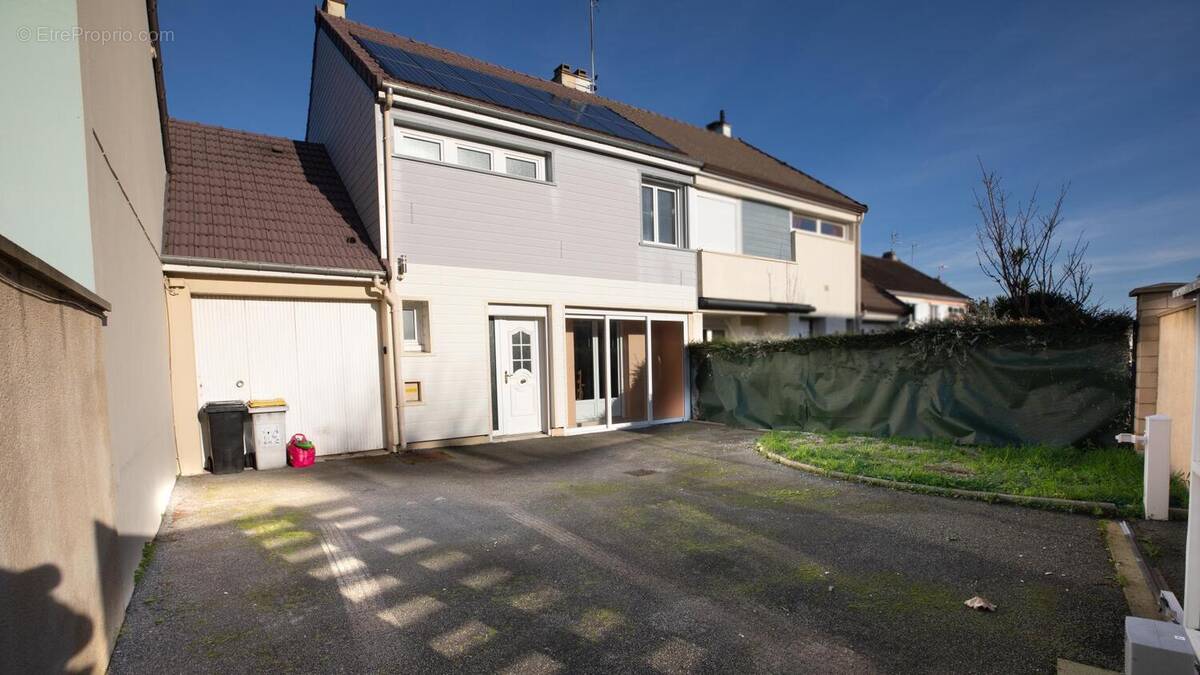 Photo 1 - Maison à QUERQUEVILLE