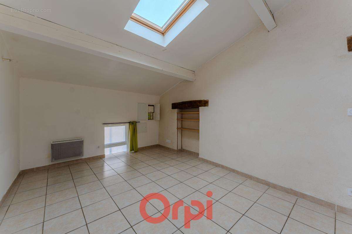 Maison à ALBA-LA-ROMAINE