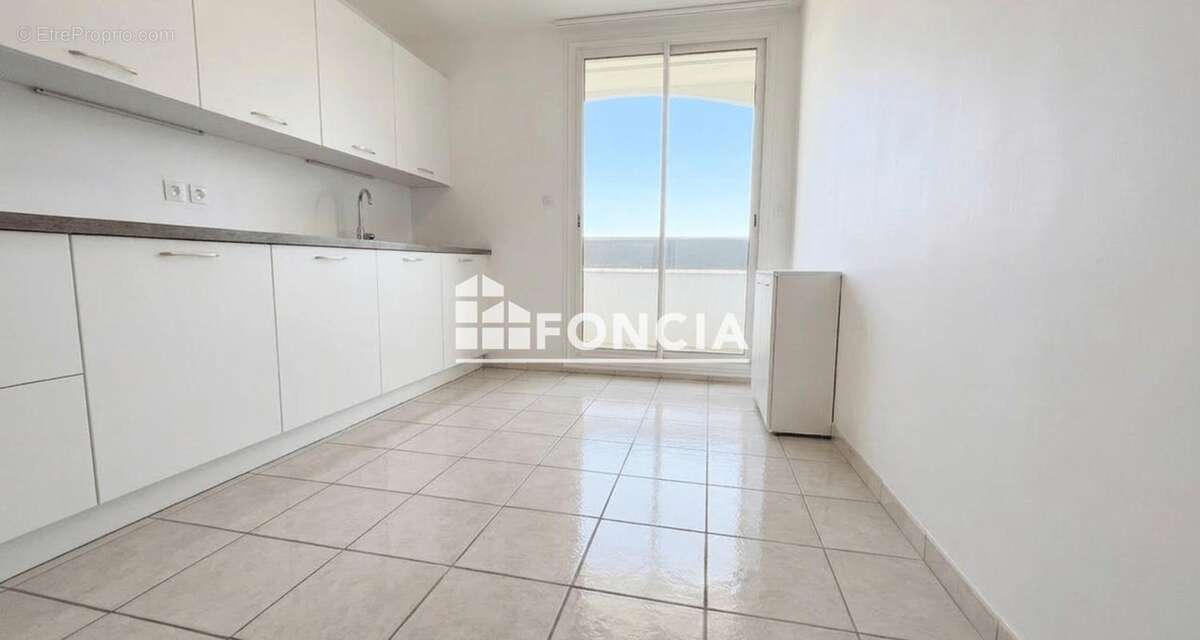 T4  85 m2 a 10 minutes du centre ville / proche toutes commodites - photo 3