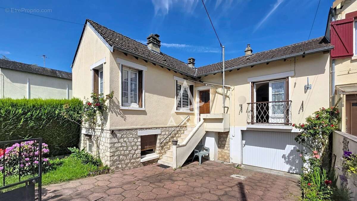 Maison à CHALETTE-SUR-LOING