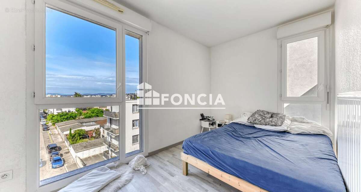 Appartement à LYON-8E