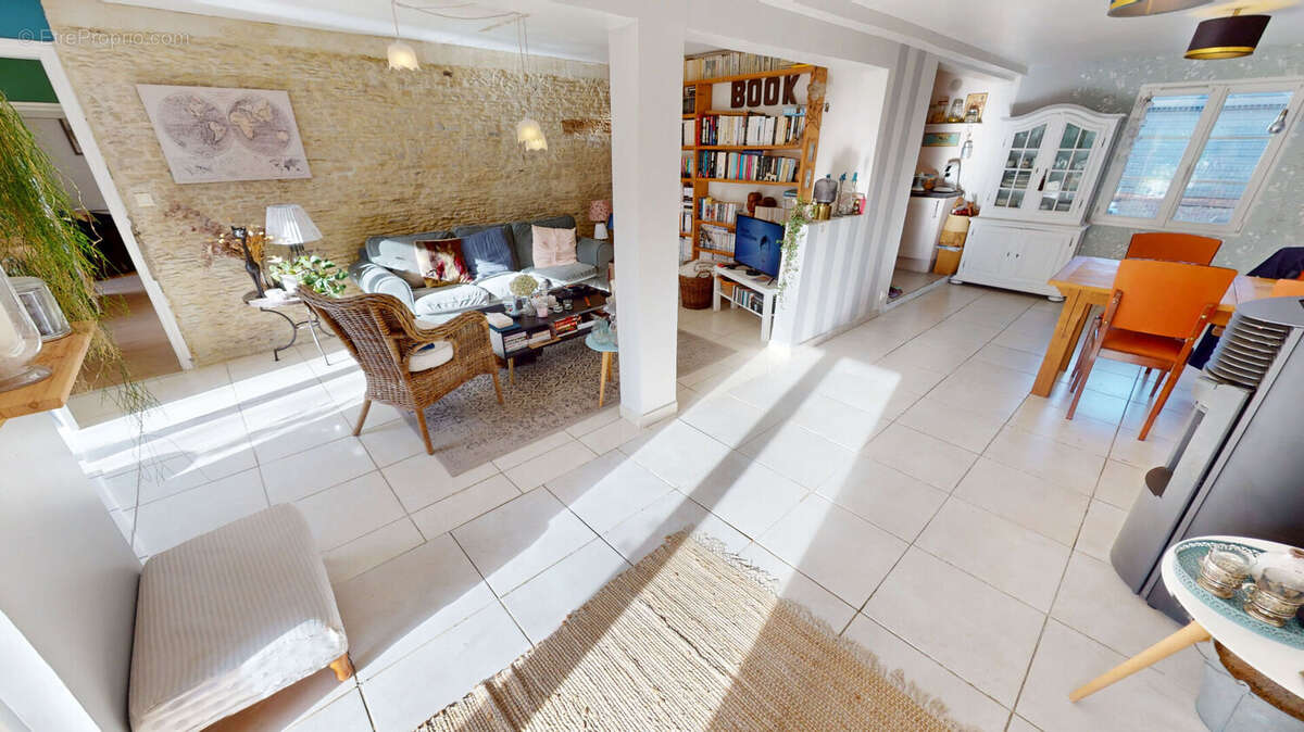 Maison à MEZIDON-CANON