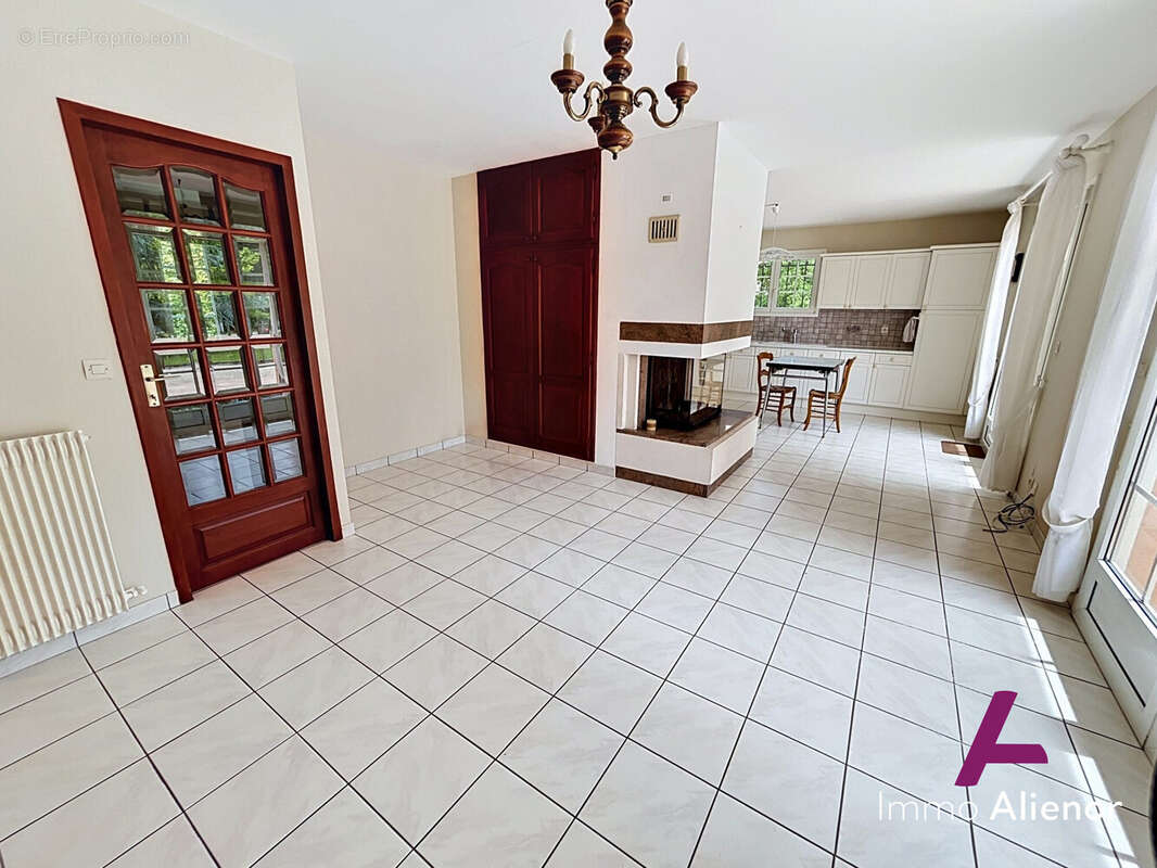 Maison 164 m² à Belin-Beliet  - photo 3