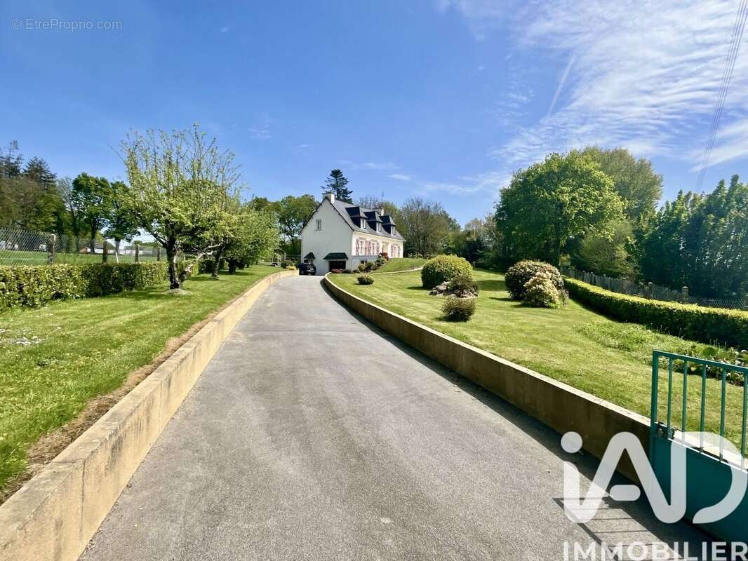 Maison 164 m² à Saint-Herve  - photo 4