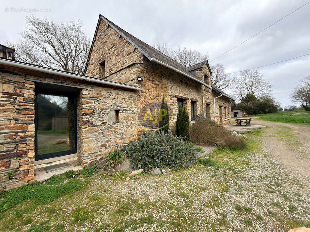 Maison à GRAND-FOUGERAY