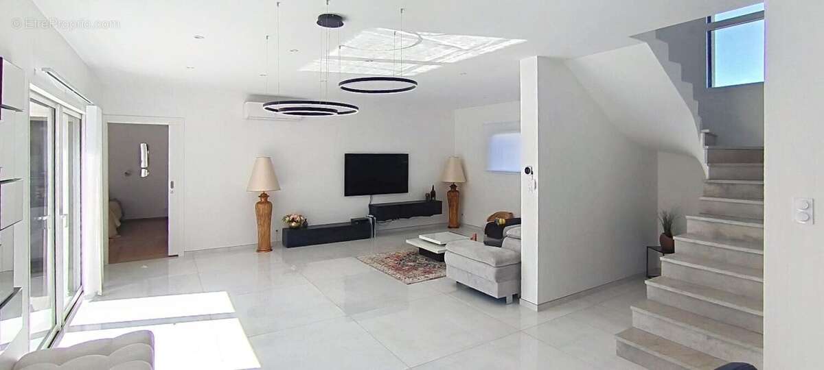 Photo 3 - Maison à SAINT-CHAMOND