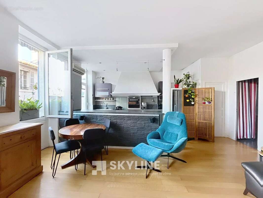 Appartement à MARSEILLE-4E