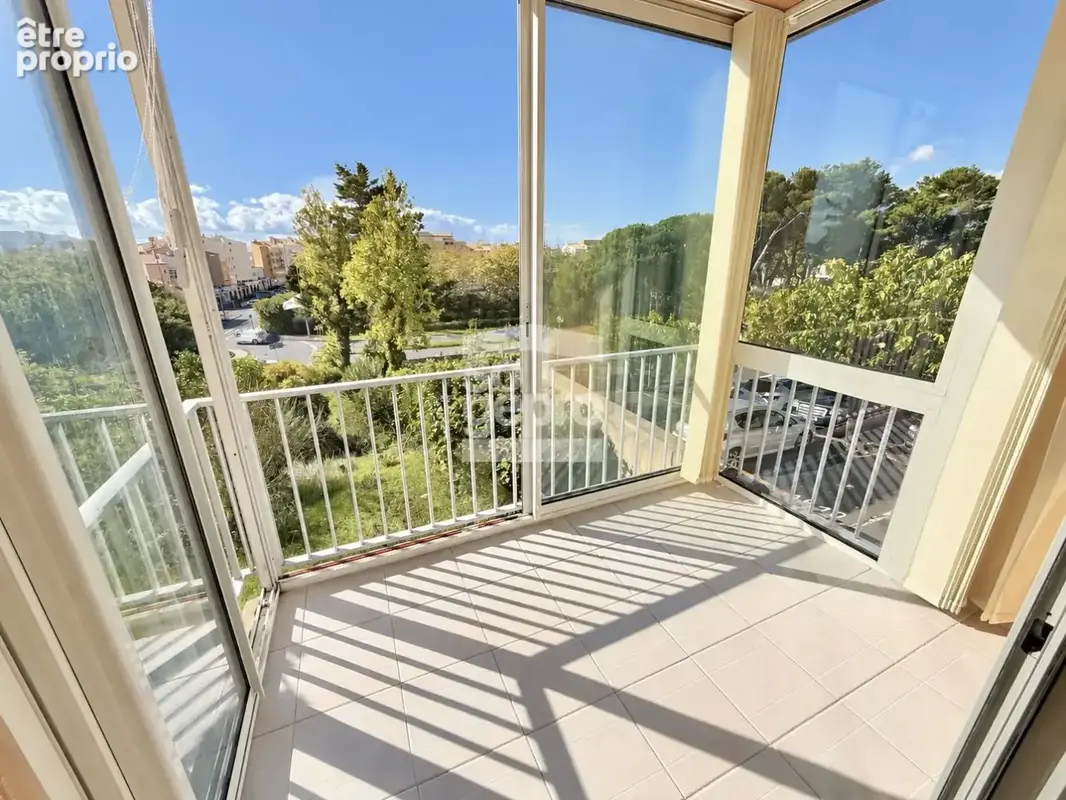 Réf : 2361 - Vente grand 3 Pièces au rez-de-chaussée, secteur Môle ! - photo 2