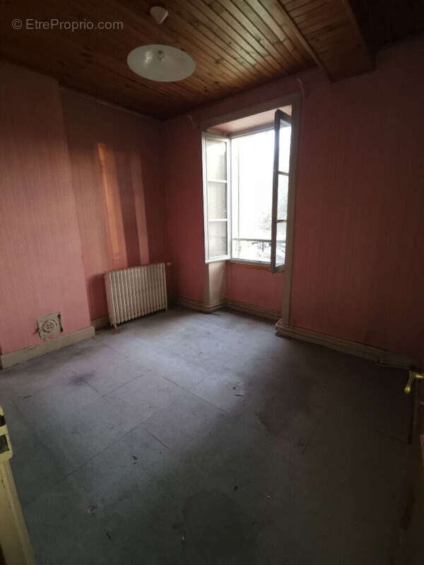 Appartement à CREMIEU