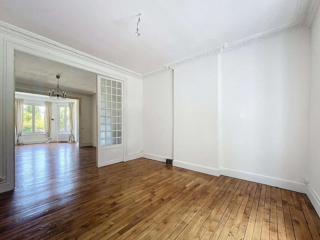 Maison à CHARLEVILLE-MEZIERES