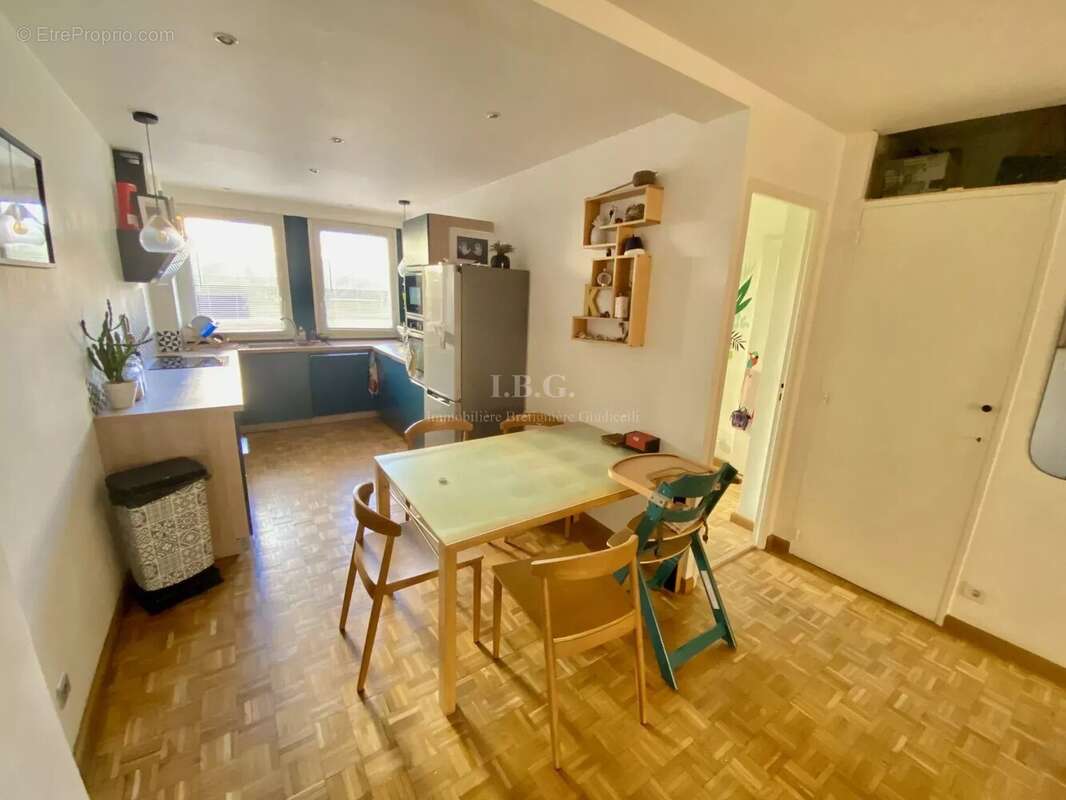 Appartement à MARSEILLE-7E