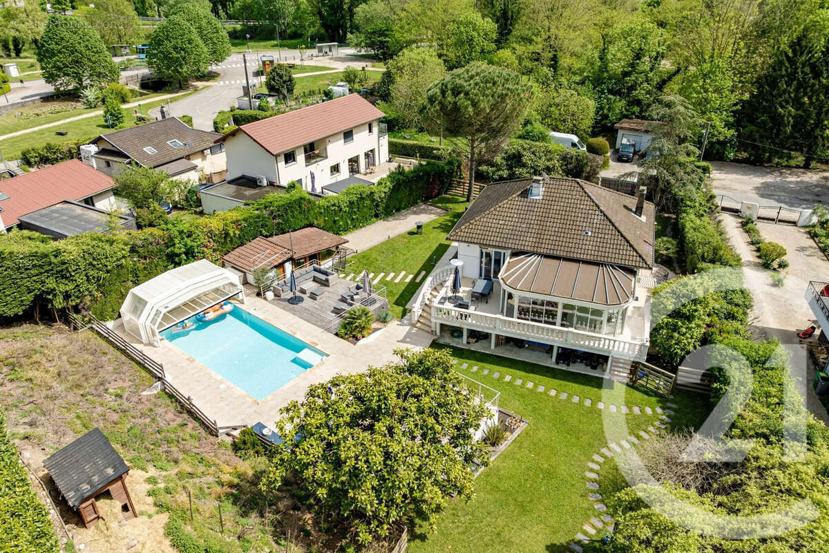 Maison à VEUREY-VOROIZE