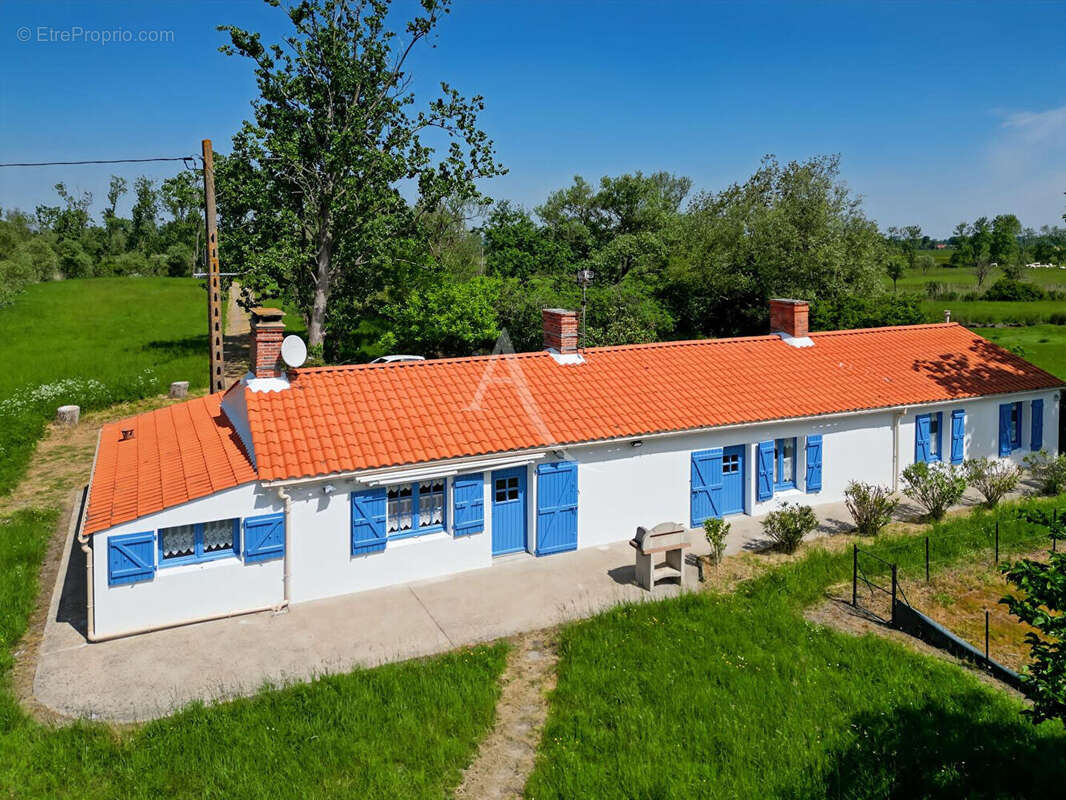 Maison à LE PERRIER