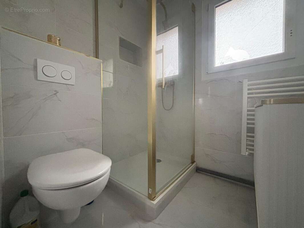 Maison à SAINT-PIERRE-DU-PERRAY