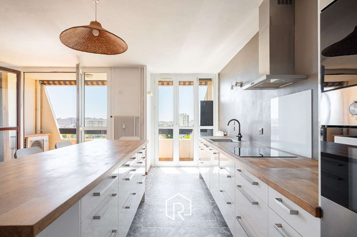 Appartement à MARSEILLE-12E