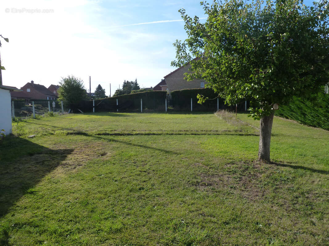 Terrain à RAILLENCOURT-SAINTE-OLLE