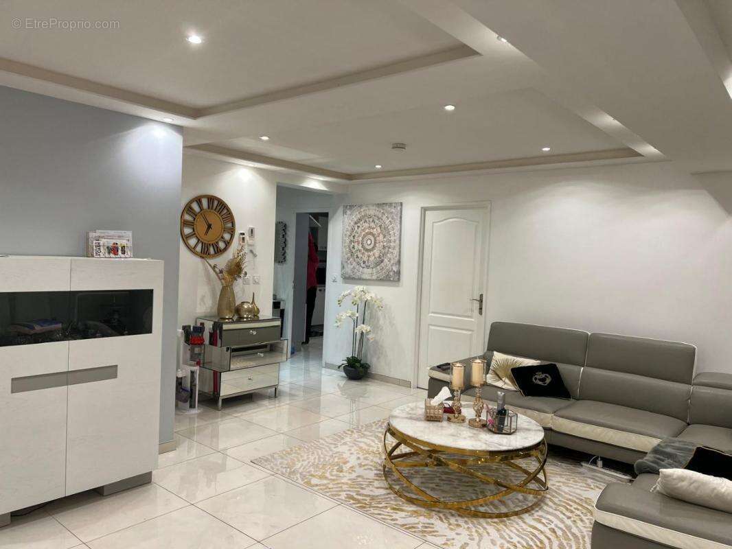 Maison à VETRAZ-MONTHOUX