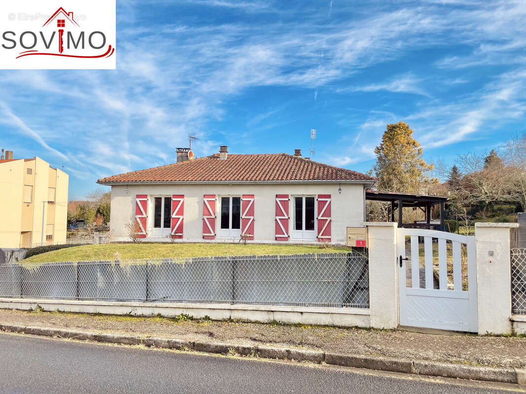 Maison à CONFOLENS
