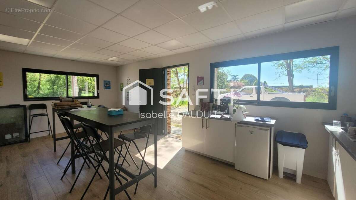 Photo 6 - Commerce à BRESSOLS