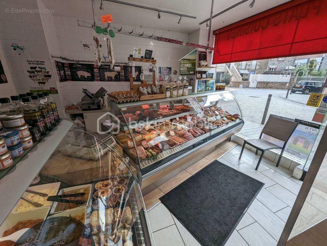 Commerce à FOUGERES