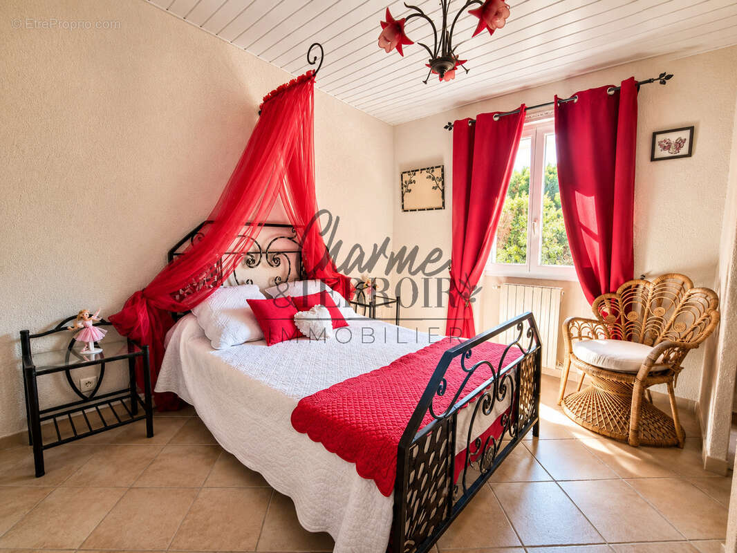 A proximité d'Uzès, très belle Propriété provençale de 240m2 sur 6000m2 de jardin méditéranéen - photo 12