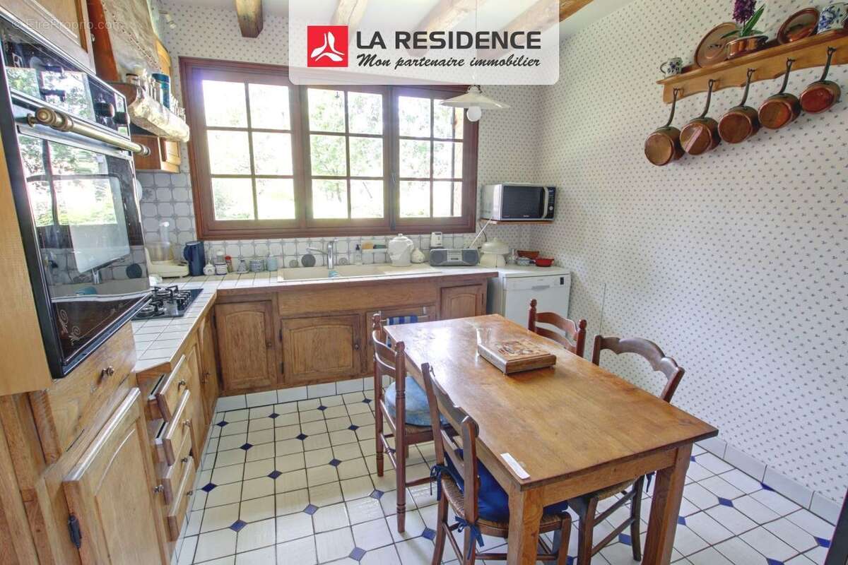 Maison 150 m² à Le Mesnil-Saint-Denis  - photo 7