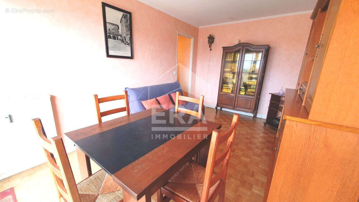 Appartement à SAINT-MAUR-DES-FOSSES