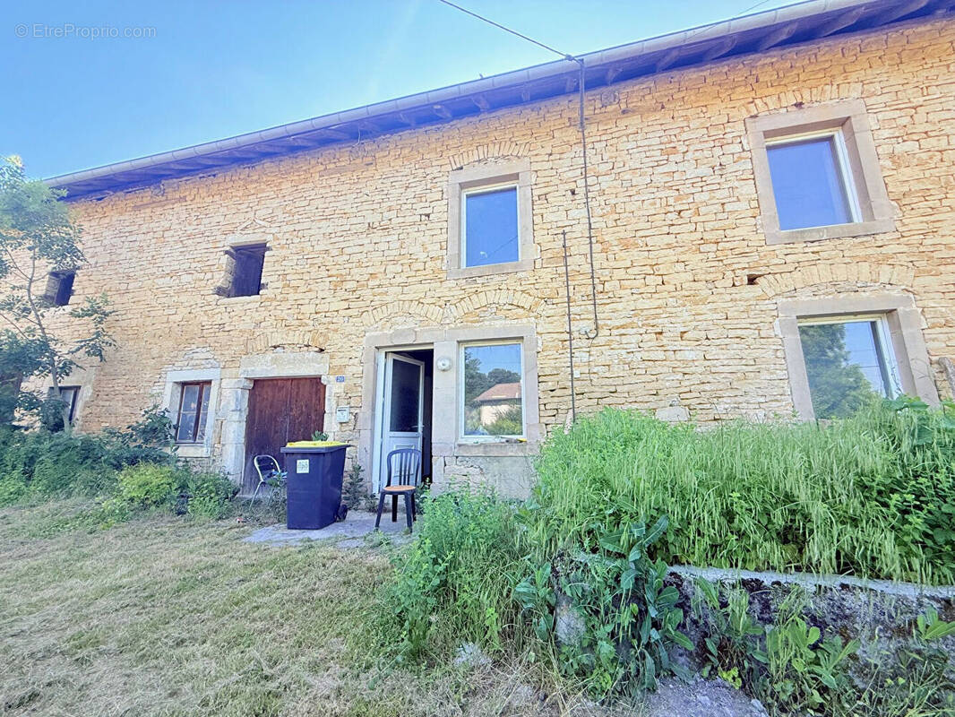Maison à SERVIN