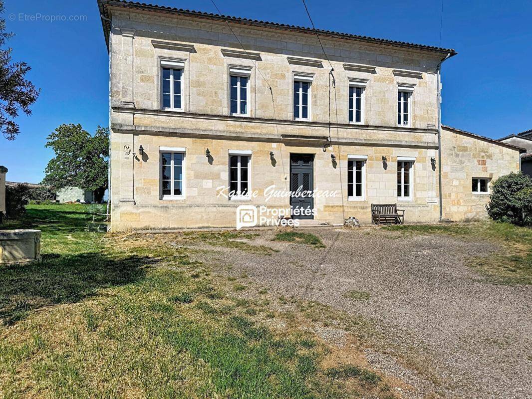 Maison à SAINT-EMILION