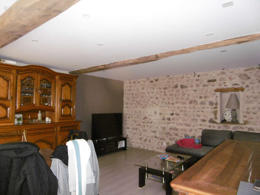 Maison à SAINT-CHRISTOPHE-EN-BRIONNAIS