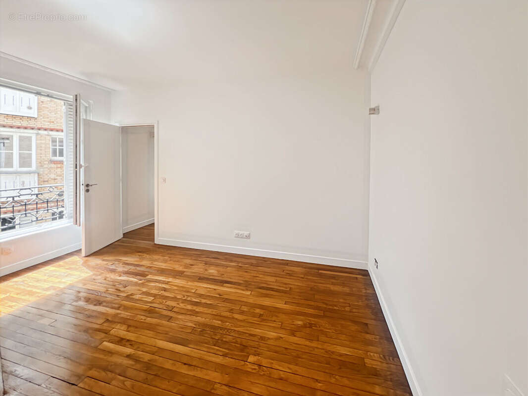 Appartement Paris 3 pièce(s) 50 m2 - photo 2