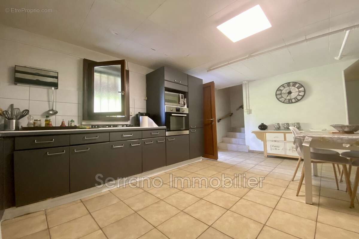 Maison 164 m² à Saint-Etienne-Du-Gres  - photo 7