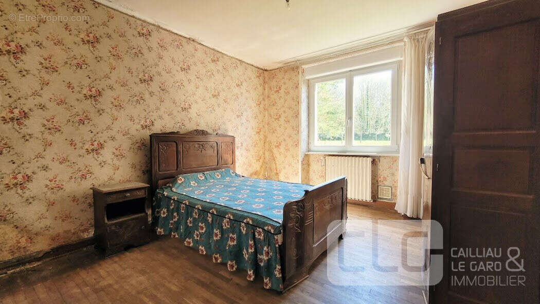 Maison à TREGOUREZ