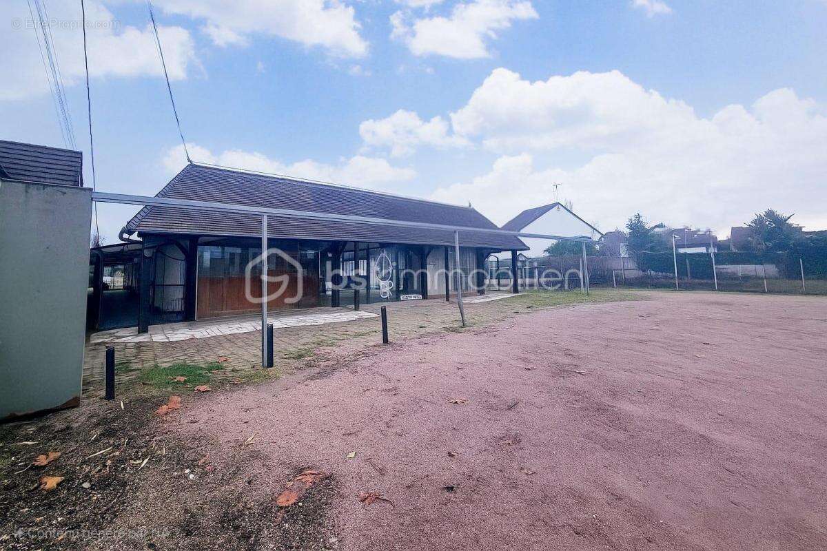 Commerce à SULLY-SUR-LOIRE