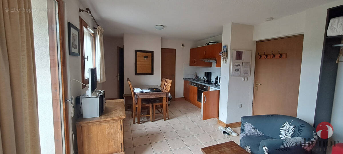 Appartement à MORILLON