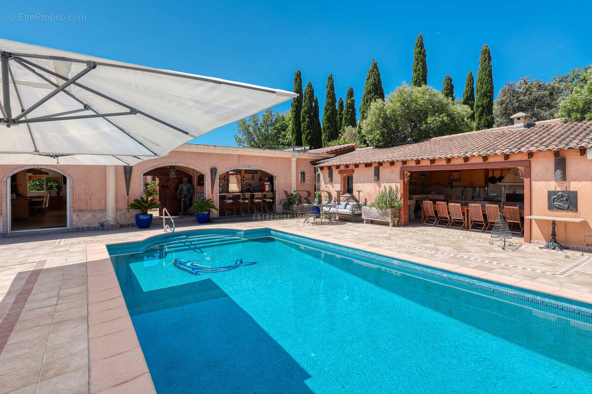 Maison à BORMES-LES-MIMOSAS