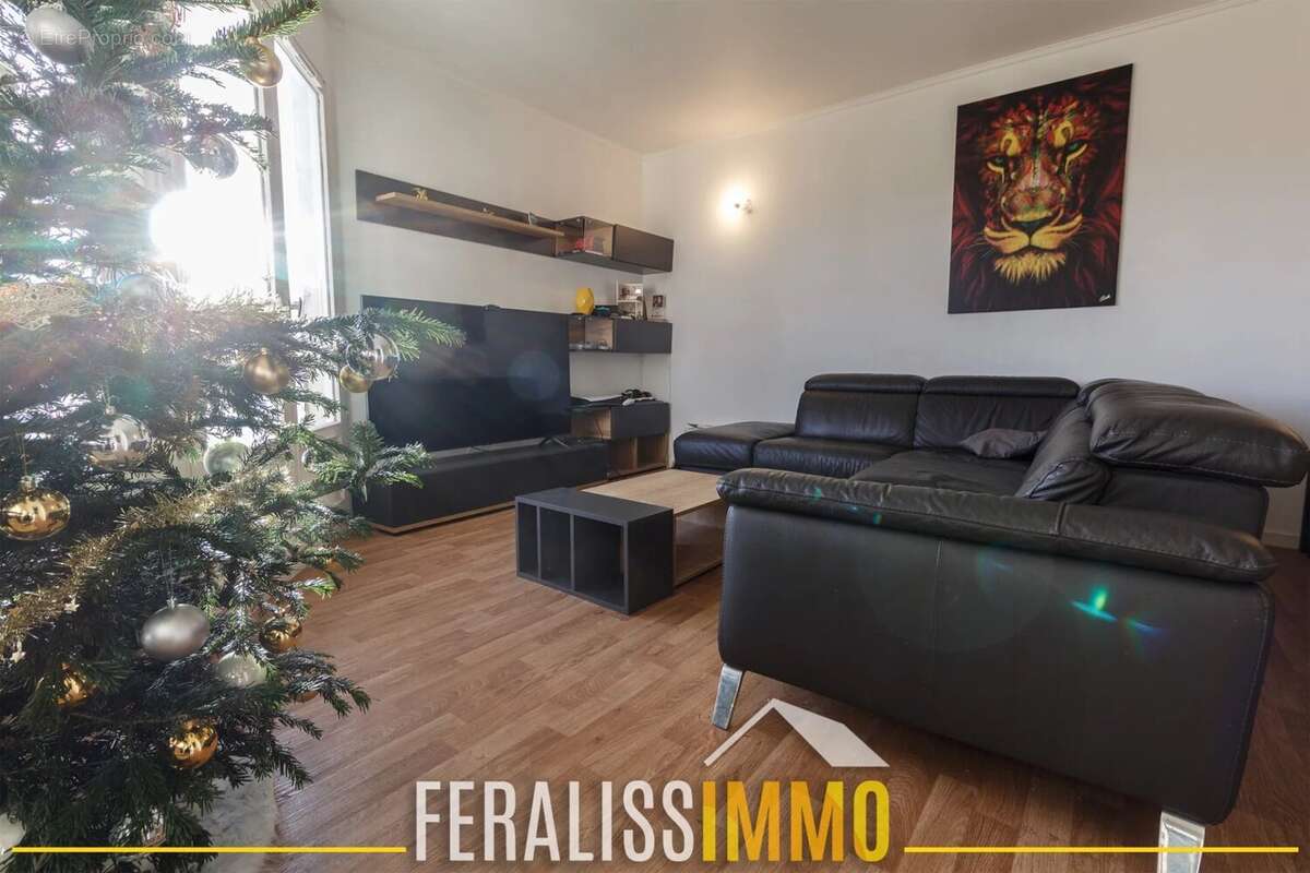 Maison à JOUY-LE-MOUTIER