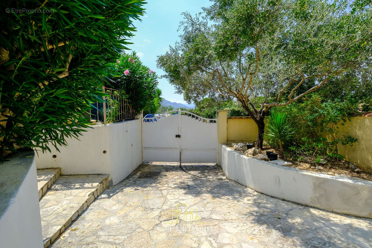 Maison familiale T5 avec piscine   Un véritable havre de paix aux Caillols (Marseille 13012) - photo 22