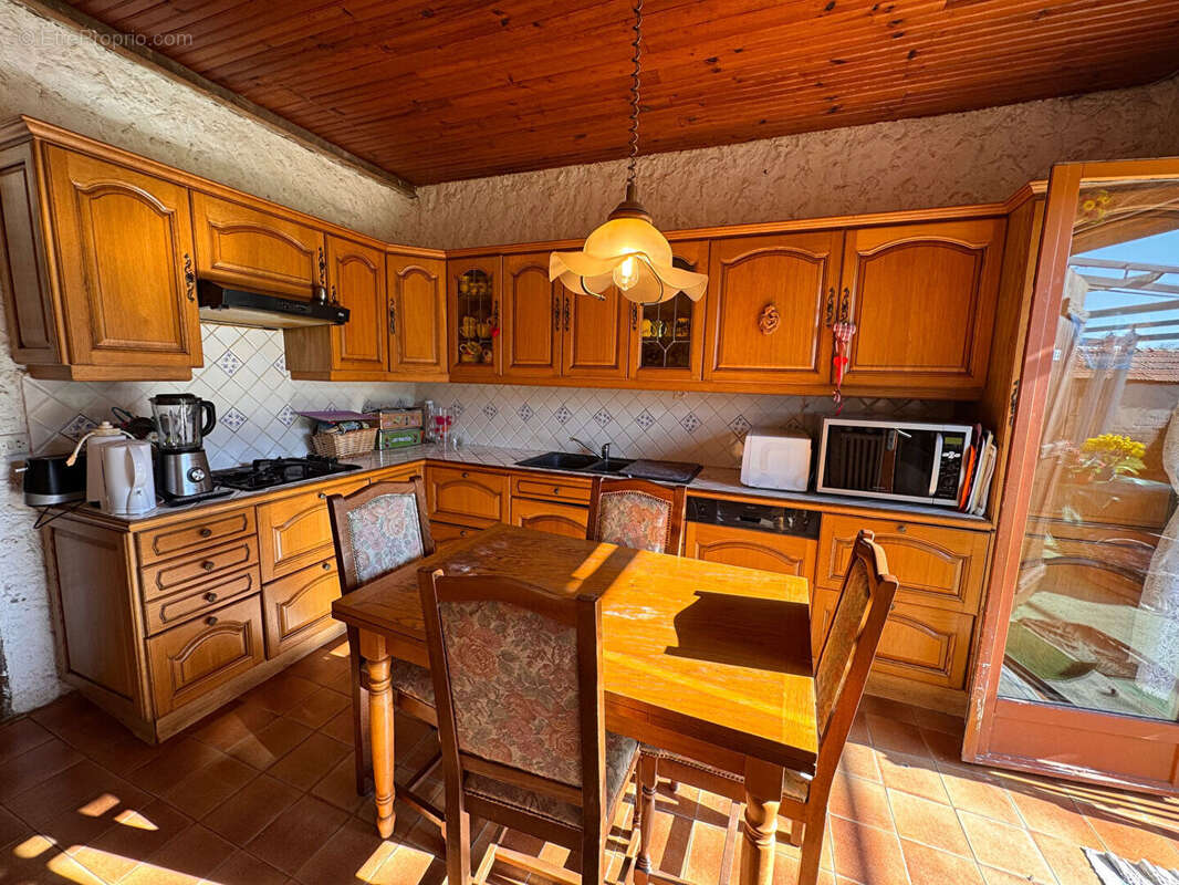 Maison à LASSAY-SUR-CROISNE